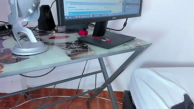 Snapshot of queen_yully chatting on 10-26-25, 08:37 queen yully online show from 10-26-25, 08:37