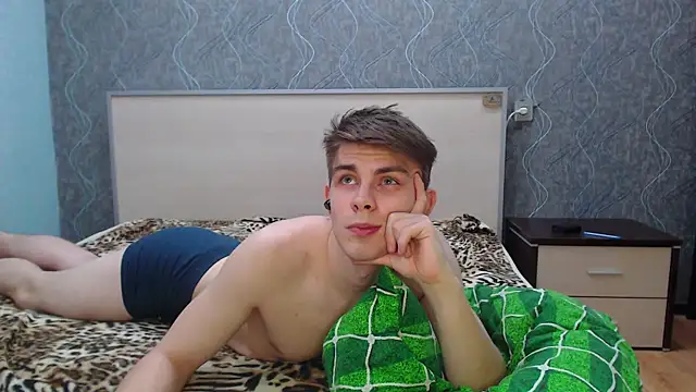 Student Oliver online show from 01-24-25, 07:07