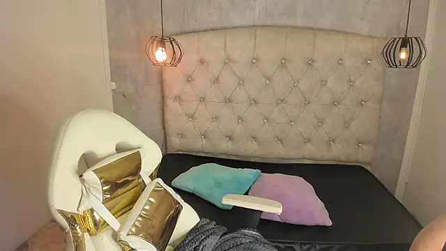 Snapshot of Alice_Laurentt chatting on 02-26-25, 02:59 Alice Laurentt online show from 02-26-25, 02:59