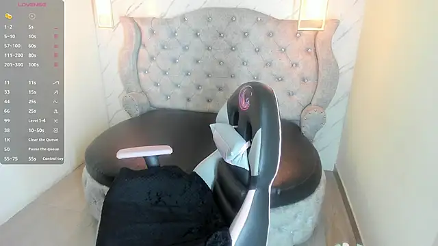 Snapshot of Alice_Laurentt chatting on 11-08-25, 12:44 Alice Laurentt online show from 11-08-25, 12:44