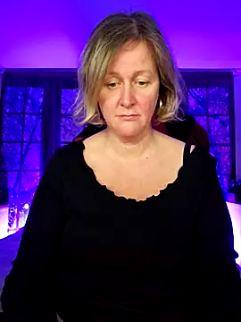 Snapshot of MarleneBloem chatting on 02-13-25, 06:05 MarleneBloem online show from 02-13-25, 06:05