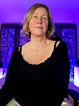 Snapshot of MarleneBloem chatting on 02-14-25, 09:45 MarleneBloem online show from 02-14-25, 09:45