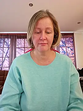 Snapshot of MarleneBloem chatting on 02-17-25, 01:21 MarleneBloem online show from 02-17-25, 01:21