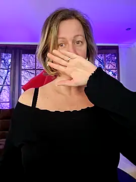 Snapshot of MarleneBloem chatting on 02-27-25, 04:10 MarleneBloem online show from 02-27-25, 04:10