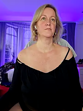 Snapshot of MarleneBloem chatting on 09-17-25, 03:24 MarleneBloem online show from 09-17-25, 03:24