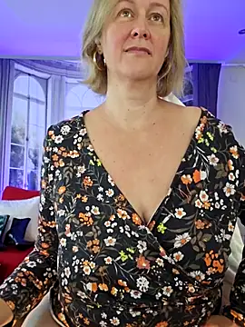 Snapshot of MarleneBloem chatting on 09-20-25, 09:54 MarleneBloem online show from 09-20-25, 09:54