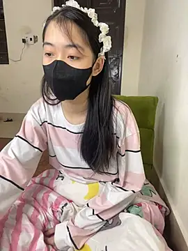 DA-EUN online show from 12-29-24, 02:49