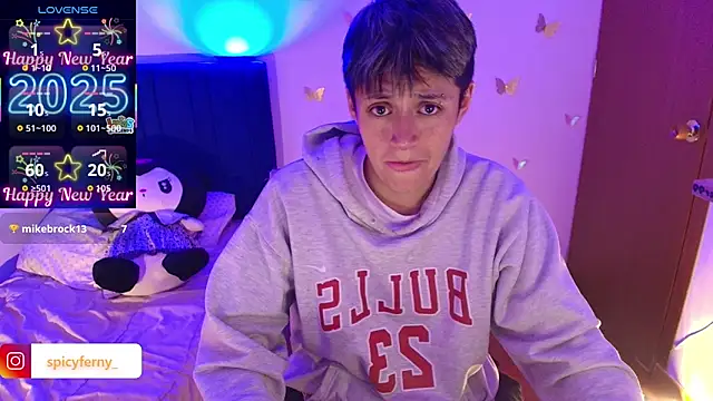 9 Fernanda 9 online show from 12-21-25, 10:06