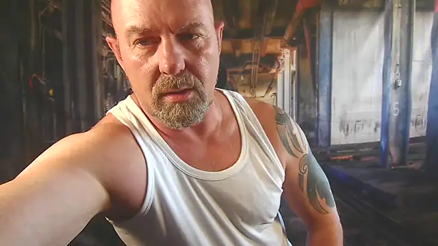 ManlyPrisonGuy online show from 06-18-26, 02:21