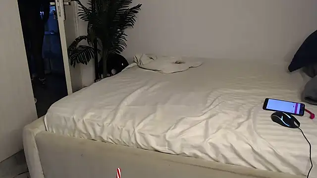 CurvyGlass online show from 10-22-25, 02:34