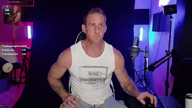 Snapshot of FiftyShadez chatting on 09-14-25, 11:26 FiftyShadez online show from 09-14-25, 11:26