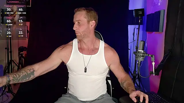 Snapshot of FiftyShadez chatting on 09-21-25, 07:59 FiftyShadez online show from 09-21-25, 07:59