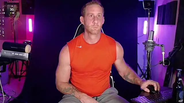 Snapshot of FiftyShadez chatting on 09-25-25, 12:03 FiftyShadez online show from 09-25-25, 12:03