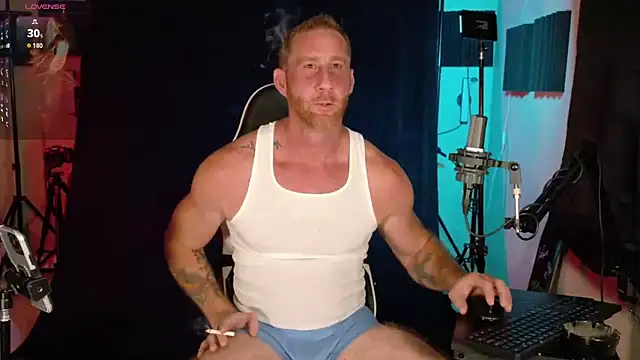 Snapshot of FiftyShadez chatting on 10-11-25, 01:27 FiftyShadez online show from 10-11-25, 01:27