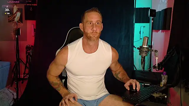 Snapshot of FiftyShadez chatting on 10-11-25, 03:21 FiftyShadez online show from 10-11-25, 03:21