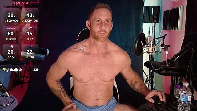 Snapshot of FiftyShadez chatting on 11-14-25, 04:28 FiftyShadez online show from 11-14-25, 04:28