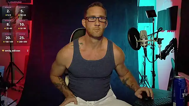 Snapshot of FiftyShadez chatting on 11-28-25, 11:18 FiftyShadez online show from 11-28-25, 11:18