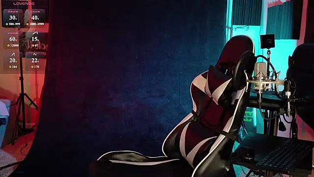 Snapshot of FiftyShadez chatting on 02-15-26, 02:08 FiftyShadez online show from 02-15-26, 02:08