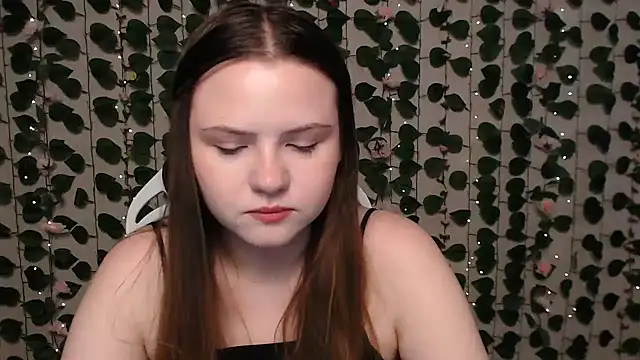 Snapshot of IxxiLiana chatting on 12-13-24, 04:11 IxxiLiana online show from 12-13-24, 04:11