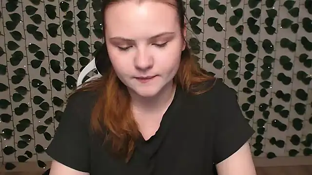 Snapshot of IxxiLiana chatting on 01-14-25, 04:15 IxxiLiana online show from 01-14-25, 04:15
