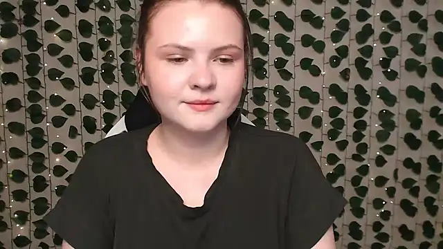 Snapshot of IxxiLiana chatting on 02-04-25, 04:15 IxxiLiana online show from 02-04-25, 04:15