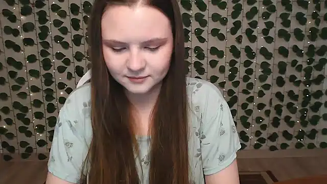 Snapshot of IxxiLiana chatting on 03-05-25, 05:18 IxxiLiana online show from 03-05-25, 05:18