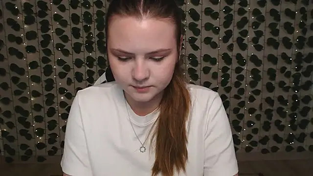 Snapshot of IxxiLiana chatting on 03-09-25, 05:22 IxxiLiana online show from 03-09-25, 05:22