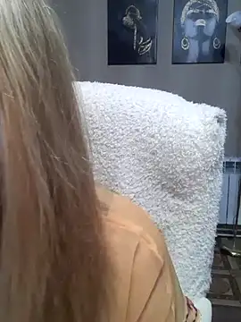 Snapshot of koroleva70 chatting on 09-27-25, 05:40 koroleva70 online show from 09-27-25, 05:40