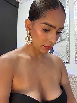 Snapshot of Mau_White chatting on 10-14-25, 09:26 Mau White online show from 10-14-25, 09:26