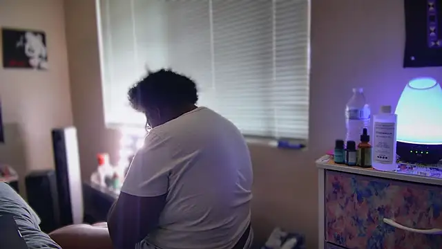 Yagurl  west online show from 02-03-25, 08:57