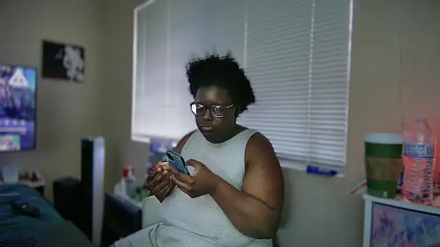 Yagurl  west online show from 02-06-25, 10:21