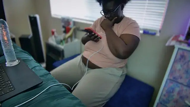 Yagurl  west online show from 02-07-25, 08:42