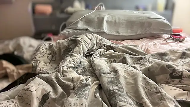 Yagurl  west online show from 02-20-25, 06:13