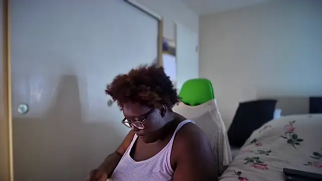 Yagurl  west online show from 02-07-26, 04:16