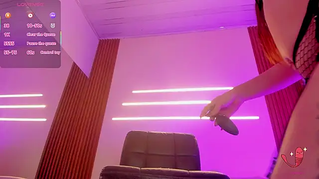 sweetlolihot  online show from 11-08-25, 10:04