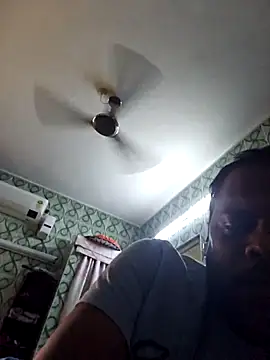 Snapshot of rooster6 chatting on 03-25-26, 04:51 rooster6 online show from 03-25-26, 04:51