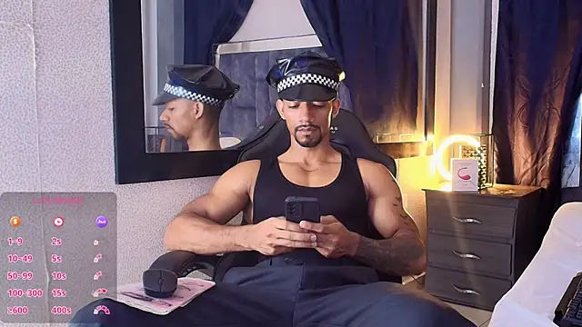 Snapshot of Manolo_Hot1 chatting on 02-14-25, 02:33 Manolo Hot1 online show from 02-14-25, 02:33