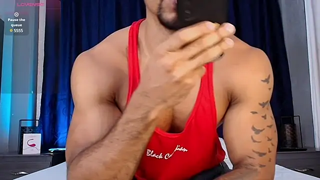 Snapshot of Manolo_Hot1 chatting on 03-13-25, 02:44 Manolo Hot1 online show from 03-13-25, 02:44