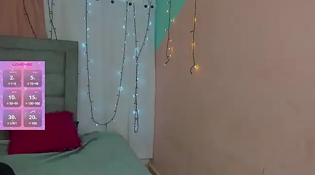 Snapshot of megan_kis9 chatting on 12-21-24, 12:53 megan kis9 online show from 12-21-24, 12:53