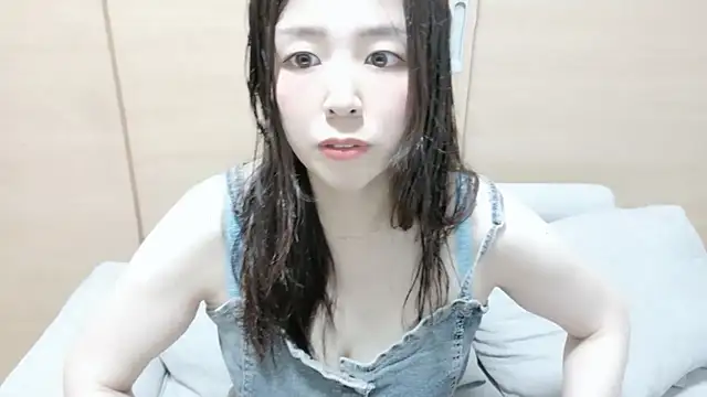 Snapshot of Arisa__ chatting on 05-28-26, 11:51 Arisa online show from 05-28-26, 11:51