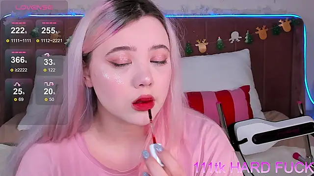 Snapshot of __KawaiiYuki__ chatting on 01-05-25, 08:43 KawaiiYuki online show from 01-05-25, 08:43