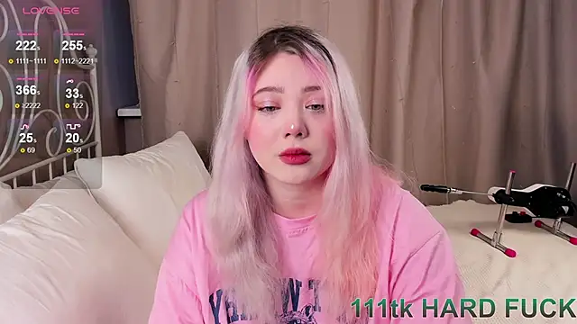 Snapshot of __KawaiiYuki__ chatting on 01-20-25, 08:52 KawaiiYuki online show from 01-20-25, 08:52