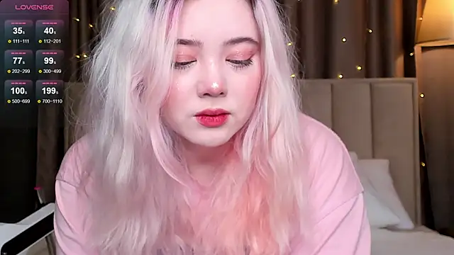 Snapshot of __KawaiiYuki__ chatting on 01-24-25, 08:55 KawaiiYuki online show from 01-24-25, 08:55