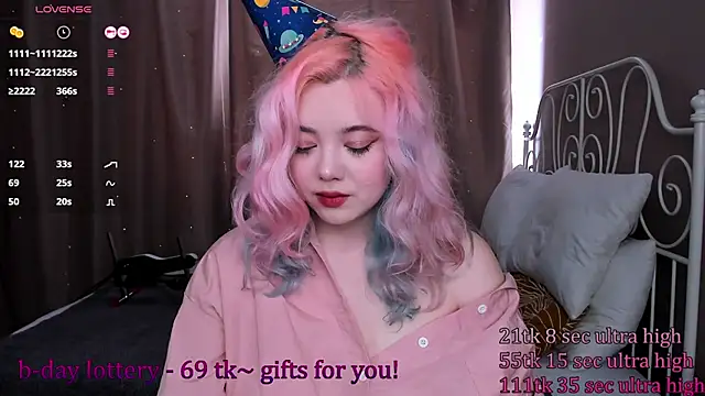 Snapshot of __KawaiiYuki__ chatting on 02-24-25, 09:21 KawaiiYuki online show from 02-24-25, 09:21