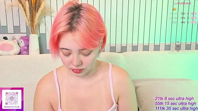 Snapshot of __KawaiiYuki__ chatting on 10-04-25, 04:54 KawaiiYuki online show from 10-04-25, 04:54