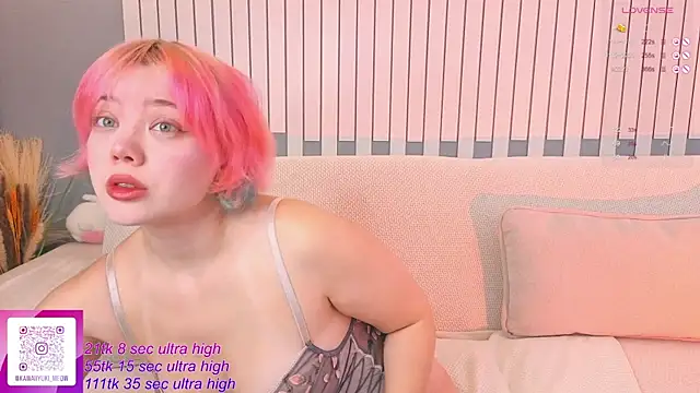 Snapshot of __KawaiiYuki__ chatting on 10-10-25, 05:06 KawaiiYuki online show from 10-10-25, 05:06