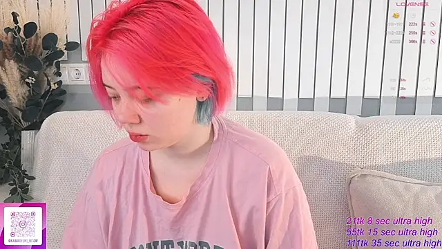 Snapshot of __KawaiiYuki__ chatting on 11-15-25, 06:22 KawaiiYuki online show from 11-15-25, 06:22