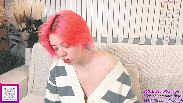 Snapshot of __KawaiiYuki__ chatting on 11-27-25, 10:17 KawaiiYuki online show from 11-27-25, 10:17