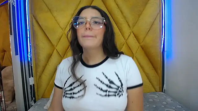 Paola Lyon  online show from 02-07-25, 11:56