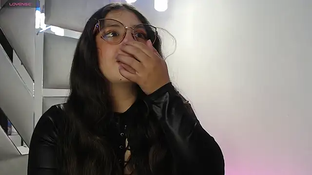 Paola Lyon  online show from 03-19-25, 07:06